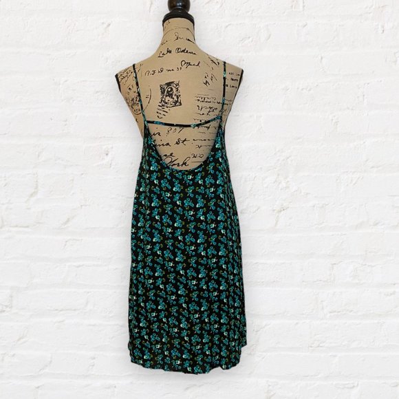 Liv Moore's Floral Free People Slip Dress iZombie - Picture 5 of 7